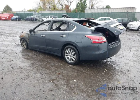 2015 Nissan Altima 2.5 S z USA, uszkodzony, nr VIN 1N4AL3AP6FC101338